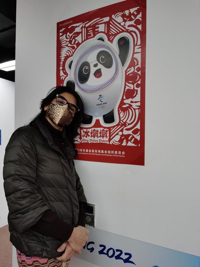 叶辰说：老婆，小孩子出去玩也会有时候玩晚了一点，妈这才出去一下午，有什么好着急的？她以前打麻将，一屁股坐在麻将桌前，不大够八圈绝不起来，万一她真是去谁家打牌了，就算把金陵翻一遍也未必能找得到她啊。